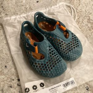 Vivo Barefoot Ultra Bloom water shoes